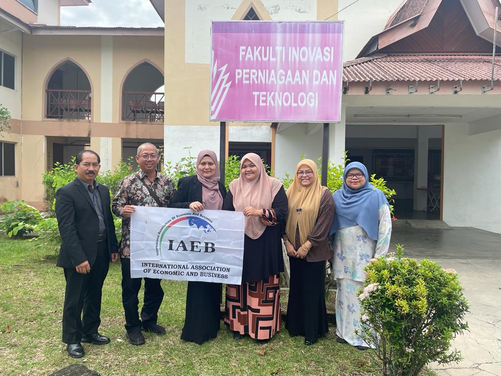 IAEB leaders with the management team from UNIMEL